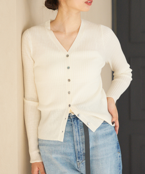 IENA（イエナ）の「《追加》イタリア ヤーン RIB Vネックカーディガン（カーディガン/ボレロ・レディース・ブルー系その他/ブラック/アイボリー/グレー・FREE）」の2枚目の写真