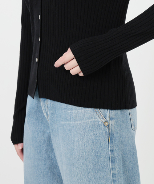 IENA（イエナ）の「《追加》イタリア ヤーン RIB Vネックカーディガン（カーディガン/ボレロ・レディース・ブルー系その他/ブラック/アイボリー/グレー・FREE）」の6枚目の写真