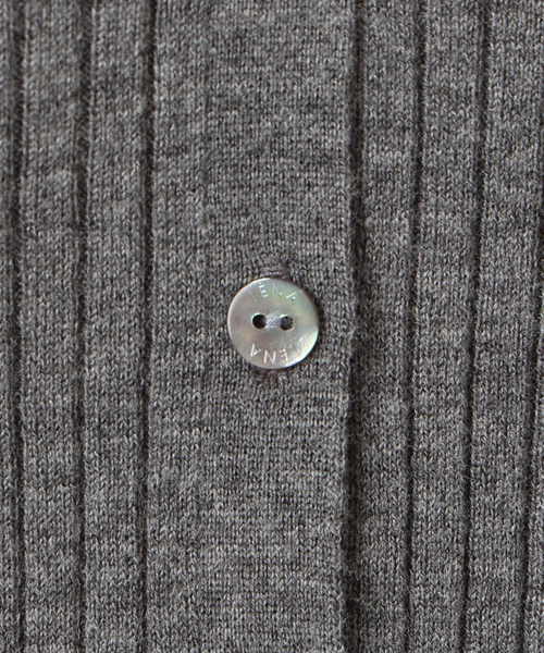 IENA（イエナ）の「《追加》イタリア ヤーン RIB Vネックカーディガン（カーディガン/ボレロ・レディース・ブルー系その他/ブラック/アイボリー/グレー・FREE）」の15枚目の写真