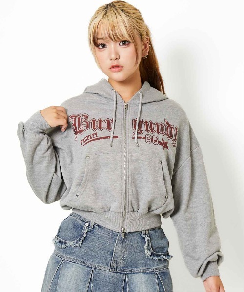 GORGE(ゴージ)の「《スタッズポイント×ジップアップ》レディース 長袖パーカー スウェット 春秋冬(パーカー・レディース・グレー/レッド/ブラック・F)」の9枚目の写真