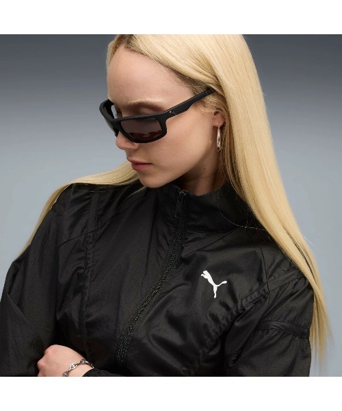 PUMA(プーマ)の「PUMA DARE TO OVERSIZED WOVEN JACKET(プーマ DARE TO オーバーサイズド ウーブン ジャケット)(ブルゾン・レディース・ブラック系/オリーブ系・MEDIUM/SMALL/LARGE)」の7枚目の写真