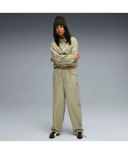 PUMA(プーマ)の「PUMA DARE TO OVERSIZED WOVEN JACKET(プーマ DARE TO オーバーサイズド ウーブン ジャケット)(ブルゾン・レディース・ブラック系/オリーブ系・MEDIUM/SMALL/LARGE)」の14枚目の写真