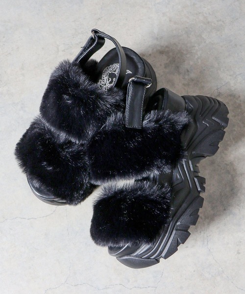 LOVEHUNTER（ラブハンター）の「LOVE HUNTER/ボリュームファー ダブルベルト スニーカーサンダル(2243)（サンダル・レディース・ブラック/アイボリー・M/L/LL/S）」の5枚目の写真