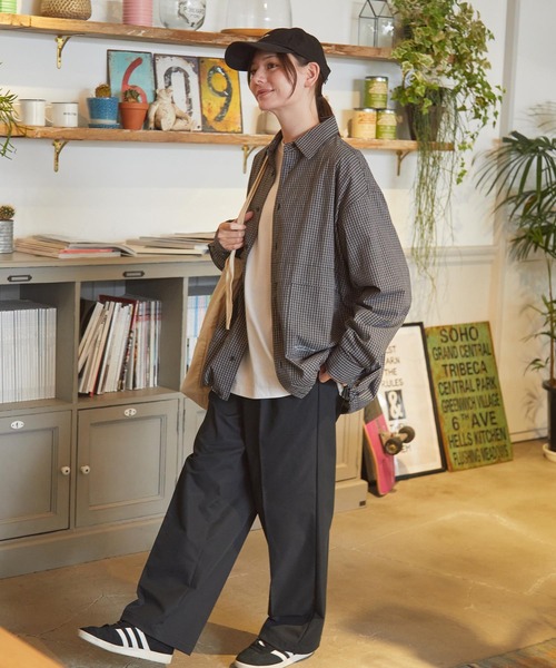 THE CRAFT CREW PRODUCTS（ザクラフトクループロダクツ）の「【セットアップ対応】マルチファンクショナル ツータック ワイドストレートチノパンツ / UVカット・イージーケア【THE CRAFT CREW PRODUCTS】（チノパンツ・メンズ・ベージュ/ネイビー/チャコール/オリーブ/ブラック・M/S/L）」の16枚目の写真