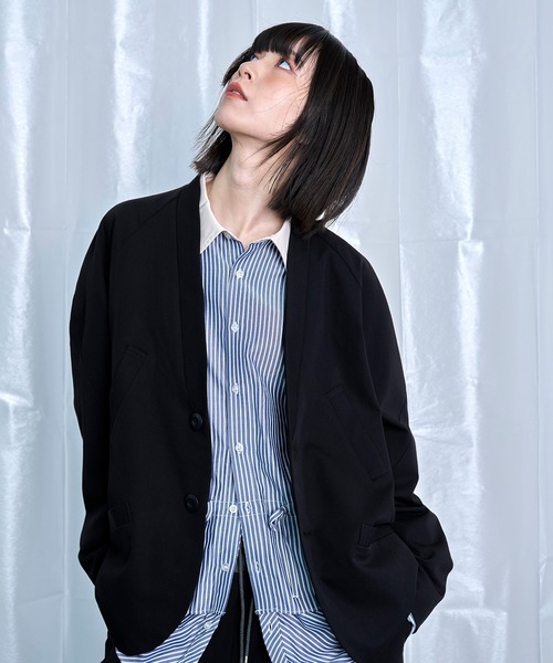 Nora Lily(ノラリリー)の「【Nora Lily】Stripe Panel No-Collar Jacket(テーラードジャケット・メンズ・ブラック/グレー・FREE)」の3枚目の写真