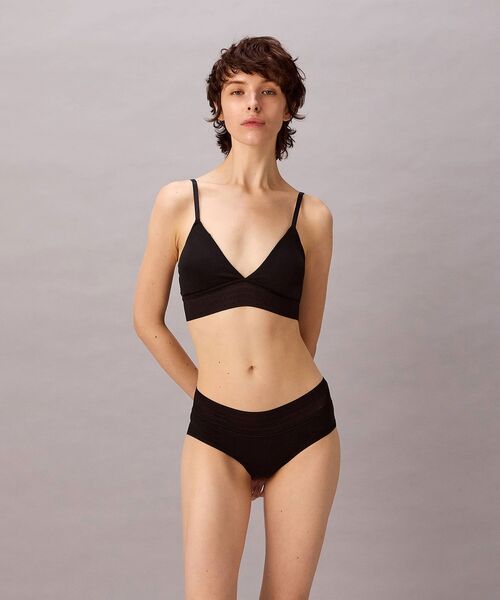 ライトリーライントライアングルブラ（ブラジャー）｜Calvin Klein