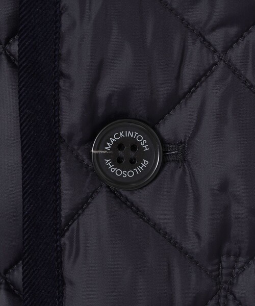 MACKINTOSH PHILOSOPHY（ﾏｯｷﾝﾄｯｼｭ ﾌｨﾛｿﾌｨｰ）の「高密度タフタ WARENFORD（ウァレンフォード）（ブルゾン・メンズ・ダークネイビー/ベージュ系その他4/ブラック・38/42/40）」の11枚目の写真