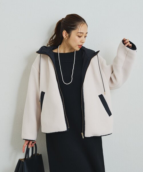 un dix cors（アンディコール）の「《ラフな抜け感を演出》配色フードボアコート（ブルゾン・レディース・オフホワイト/チャコールグレー・FREE）」の10枚目の写真