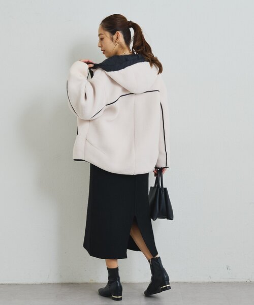 un dix cors（アンディコール）の「《ラフな抜け感を演出》配色フードボアコート（ブルゾン・レディース・オフホワイト/チャコールグレー・FREE）」の3枚目の写真