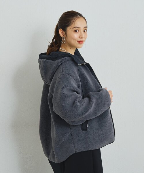 un dix cors（アンディコール）の「《ラフな抜け感を演出》配色フードボアコート（ブルゾン・レディース・オフホワイト/チャコールグレー・FREE）」の21枚目の写真