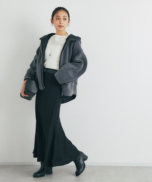 un dix cors（アンディコール）の「《ラフな抜け感を演出》配色フードボアコート（ブルゾン・レディース・オフホワイト/チャコールグレー・FREE）」の13枚目の写真