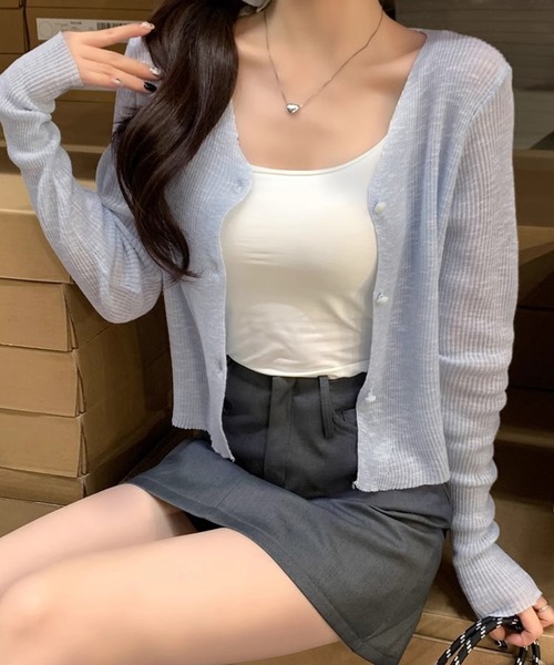 VIBGYOR（ヴィブジョー）の「【EIZZ/アイズ】シアーニット Vネック カーディガン（カーディガン/ボレロ・レディース・ピンク/オフホワイト/ブラック/ライトブルー・FREE）」の3枚目の写真