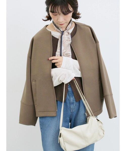 Samansa Mos2 blue（サマンサモスモスブルー）の「ダンボールクルーネックジャケット（ノーカラージャケット・レディース・ライトベージュ/チャコールグレー/ブラウン・F）」の3枚目の写真