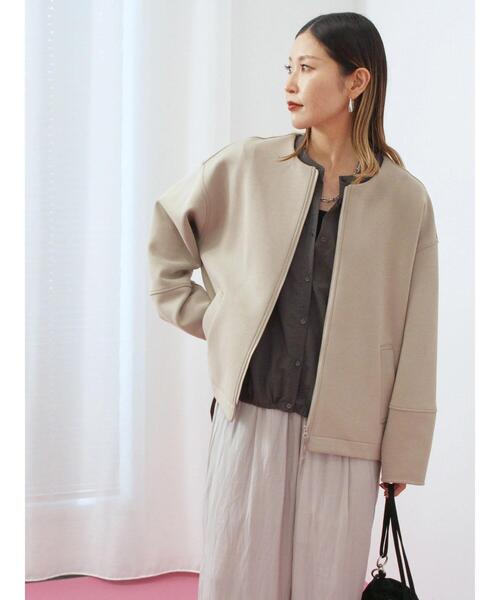 Samansa Mos2 blue（サマンサモスモスブルー）の「ダンボールクルーネックジャケット（ノーカラージャケット・レディース・ライトベージュ/チャコールグレー/ブラウン・F）」の4枚目の写真