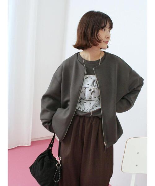 Samansa Mos2 blue（サマンサモスモスブルー）の「ダンボールクルーネックジャケット（ノーカラージャケット・レディース・ライトベージュ/チャコールグレー/ブラウン・F）」の9枚目の写真