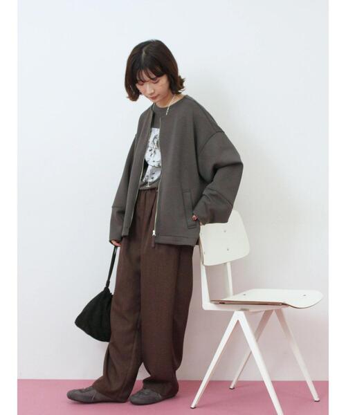 Samansa Mos2 blue（サマンサモスモスブルー）の「ダンボールクルーネックジャケット（ノーカラージャケット・レディース・ライトベージュ/チャコールグレー/ブラウン・F）」の13枚目の写真