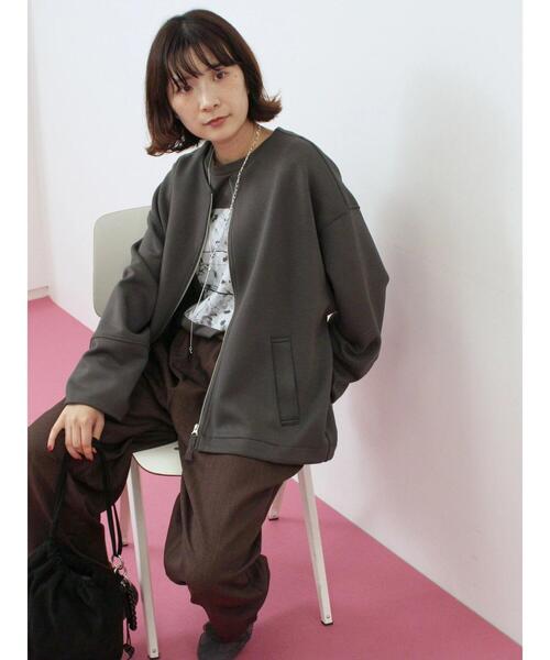 Samansa Mos2 blue（サマンサモスモスブルー）の「ダンボールクルーネックジャケット（ノーカラージャケット・レディース・ライトベージュ/チャコールグレー/ブラウン・F）」の14枚目の写真