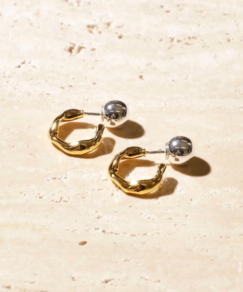 Soierie（ソワリー）の「アート スクリュー ピアス (スモール/2P） / Art screw pierce (small/2P)（ピアス（両耳用）・レディース・ゴールド系/ゴールド/シルバー/シルバー×ゴールド・FREE）」の4枚目の写真