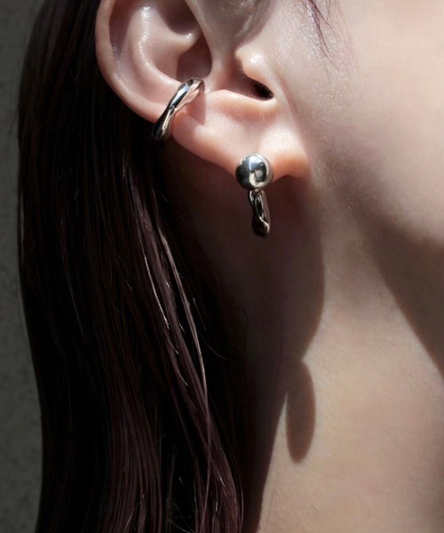Soierie（ソワリー）の「アート スクリュー ピアス (スモール/2P） / Art screw pierce (small/2P)（ピアス（両耳用）・レディース・ゴールド系/ゴールド/シルバー/シルバー×ゴールド・FREE）」の9枚目の写真