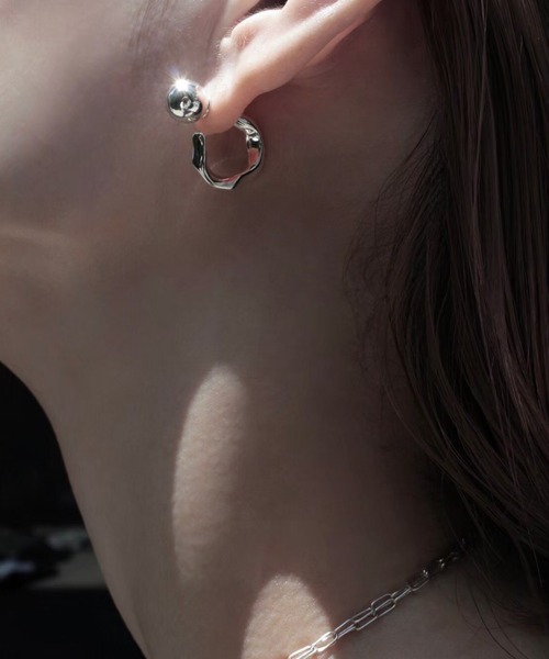 Soierie（ソワリー）の「アート スクリュー ピアス (スモール/2P） / Art screw pierce (small/2P)（ピアス（両耳用）・レディース・ゴールド系/ゴールド/シルバー/シルバー×ゴールド・FREE）」の8枚目の写真