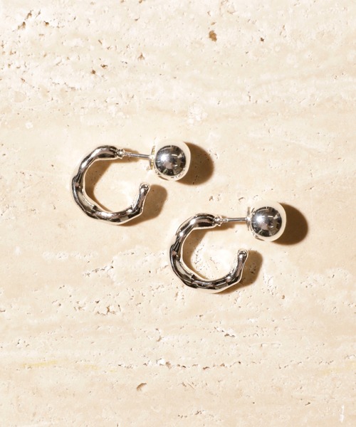 Soierie（ソワリー）の「アート スクリュー ピアス (スモール/2P） / Art screw pierce (small/2P)（ピアス（両耳用）・レディース・ゴールド系/ゴールド/シルバー/シルバー×ゴールド・FREE）」の7枚目の写真