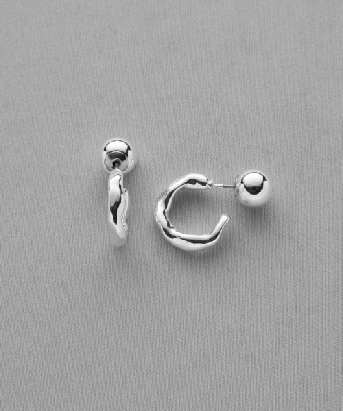 Soierie（ソワリー）の「アート スクリュー ピアス (スモール/2P） / Art screw pierce (small/2P)（ピアス（両耳用）・レディース・ゴールド系/ゴールド/シルバー/シルバー×ゴールド・FREE）」の5枚目の写真