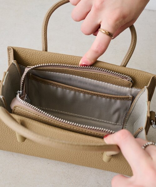 SHENERY(シーナリー)の「レザーミニトートBAG(トートバッグ・レディース・ブラック/ベージュ・FREE)」の4枚目の写真