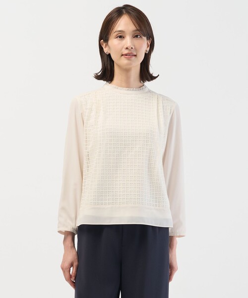 J.PRESS(ジェイプレス)の「レースコンビ カットソー(Tシャツ/カットソー・レディース・ベージュ系/ホワイト系・T15/T13)」の2枚目の写真