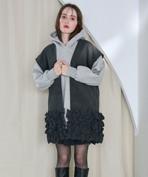 M y u（ミュー）の「裾フリルフラワージレ（ベスト）」
