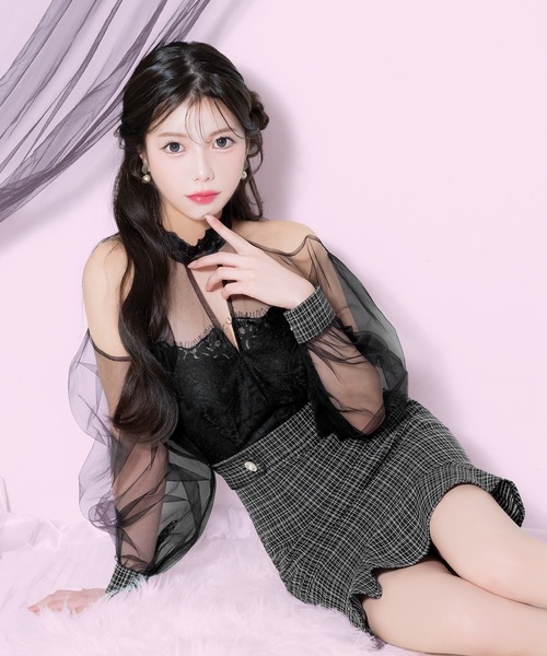DAZZY(デイジー)の「ふんわりシアーレース×チェック柄がPoint!オフショル シアーレース オープンショルダー 長袖 チェック柄 マーメイド ミニ丈 キャバドレス(ドレス・レディース・ブラック・L/M/S)」の16枚目の写真
