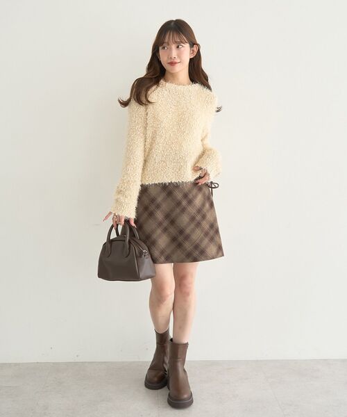 earth music&ecology(アースミュージックアンドエコロジー)の「ポンポンヤーンラメニットプルオーバー(ニット/セーター・レディース・ピンク/ベージュ/アイボリー/ブルー系その他7・FREE)」の14枚目の写真