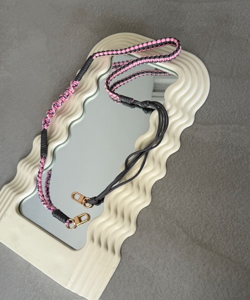 SANSeLF（サンセルフ）の「【SANSeLF】 パラコードマルチストラップ カラーミックス 編み込みデザイン スマホアクセサリー saa25a178（スマホグッズ・レディース・パープル/ピンク/ブルー・FREE）」の12枚目の写真