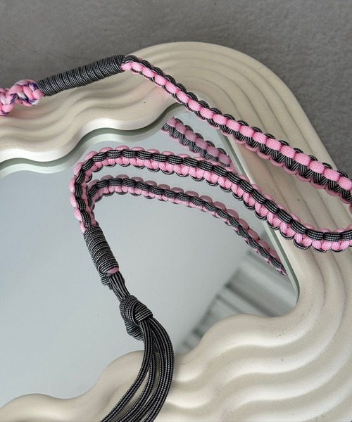 SANSeLF（サンセルフ）の「【SANSeLF】 パラコードマルチストラップ カラーミックス 編み込みデザイン スマホアクセサリー saa25a178（スマホグッズ・レディース・パープル/ピンク/ブルー・FREE）」の15枚目の写真