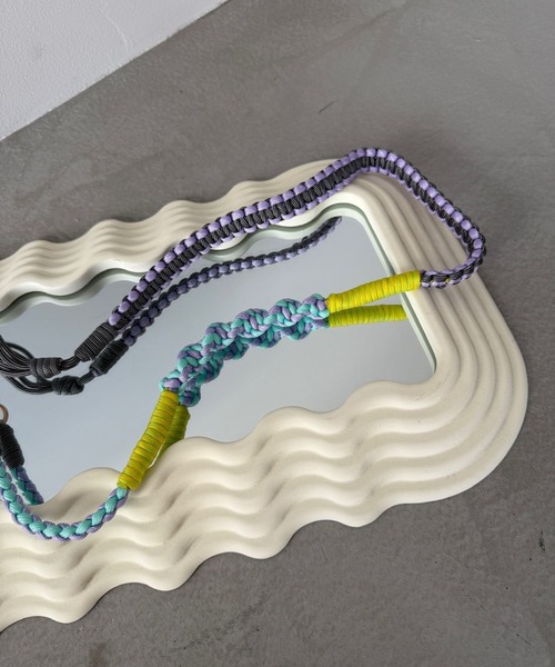 SANSeLF（サンセルフ）の「【SANSeLF】 パラコードマルチストラップ カラーミックス 編み込みデザイン スマホアクセサリー saa25a178（スマホグッズ・レディース・パープル/ピンク/ブルー・FREE）」の16枚目の写真