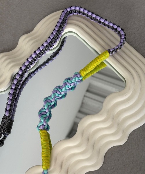 SANSeLF（サンセルフ）の「【SANSeLF】 パラコードマルチストラップ カラーミックス 編み込みデザイン スマホアクセサリー saa25a178（スマホグッズ・レディース・パープル/ピンク/ブルー・FREE）」の17枚目の写真