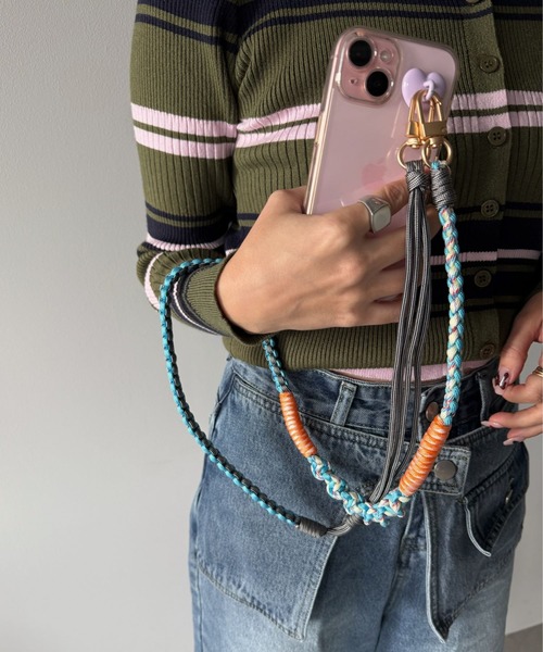 SANSeLF（サンセルフ）の「【SANSeLF】 パラコードマルチストラップ カラーミックス 編み込みデザイン スマホアクセサリー saa25a178（スマホグッズ・レディース・パープル/ピンク/ブルー・FREE）」の4枚目の写真