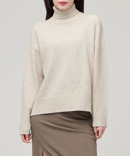 MUSINSA STANDARD WOMAN（ムシンサスタンダードウーマン）の「レディースラムウールリラックスタートルネックニット[オートミール]（ニット/セーター・レディース・その他・X-SMALL/LARGE）」の20枚目の写真