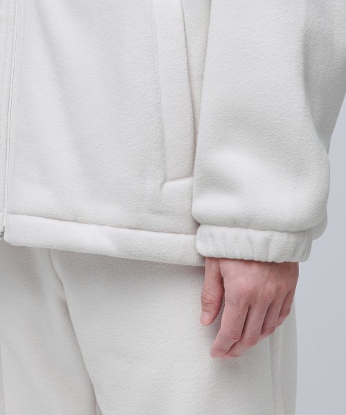 MUSINSA STANDARD（ムシンサスタンダード）の「特大のフリースハイネックジャケット[アイボリー]（その他アウター・メンズ・その他・LARGE/X-LARGE/XX-LARGE/MEDIUM）」の9枚目の写真