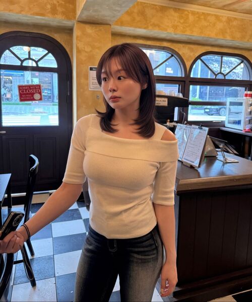 ZEROSTREET（ゼロストリート）の「[5カラー] 半袖無地オフショルダースウェット（ニット/セーター・レディース・アイボリー/ブラック/ブルー/グレー系/PINK/スカイブルー・SMALL/MEDIUM）」の8枚目の写真