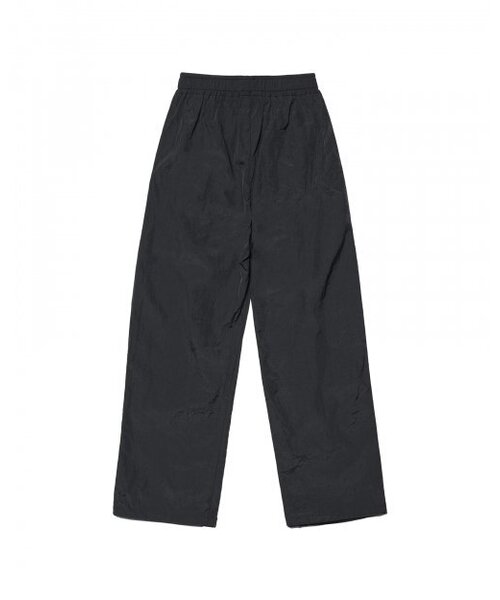 NOMANUAL(NOMANUAL)の「TWO TUCK NYLON PANTS - BLACK(スウェットパンツ・レディース・その他・SMALL/MEDIUM/LARGE)」の2枚目の写真