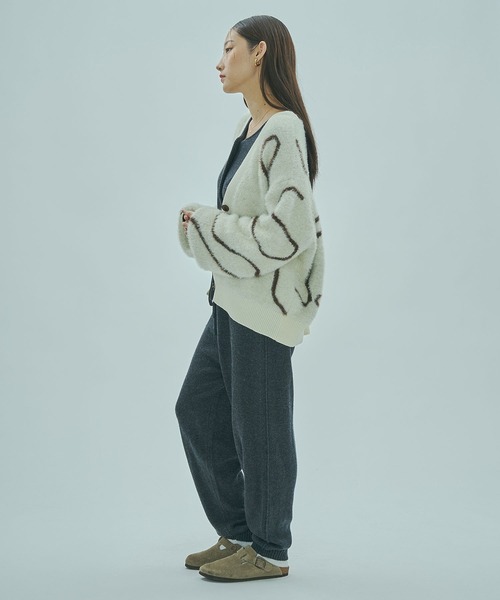 ROSE BUD（ローズバッド）の「LINE JACQUARD KNIT CARDIGAN（カーディガン/ボレロ・レディース・ブラック/ピンク/ホワイト・ONE SIZE）」の4枚目の写真