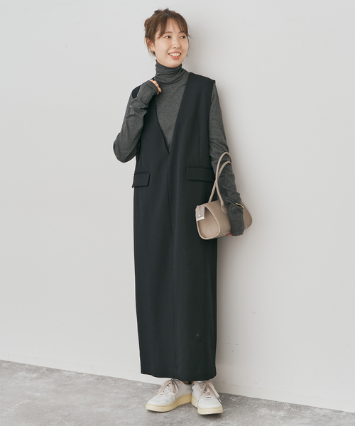 Spick & Span（スピックアンドスパン）の「《WEB限定 / 追加》ダブルクロスVネックワンピース（ワンピース・レディース・ブラック/その他6・36/38）」の4枚目の写真