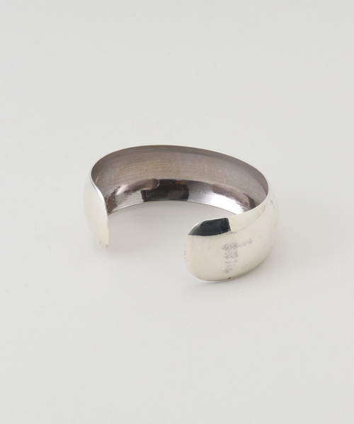 plage（プラージュ）の「ERICKA NICOLAS BEGAY / エリッカ ニコラス ビゲイ ARCHED バングル（ブレスレット・レディース・シルバー・FREE）」の2枚目の写真