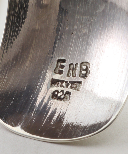 plage（プラージュ）の「ERICKA NICOLAS BEGAY / エリッカ ニコラス ビゲイ ARCHED バングル（ブレスレット・レディース・シルバー・FREE）」の3枚目の写真