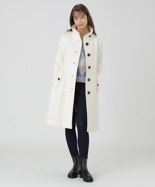 BLUE LABEL CRESTBRIDGE（ブルーレーベルクレストブリッジ）の「ファインダブルビーバースタンドカラーコート（その他アウター・レディース・ホワイト/ブラック/ベージュ/グレー系その他・38/36/40）」の5枚目の写真