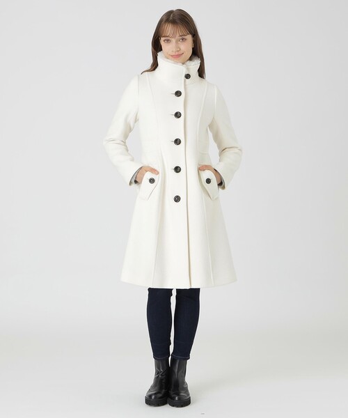 BLUE LABEL CRESTBRIDGE（ブルーレーベルクレストブリッジ）の「ファインダブルビーバースタンドカラーコート（その他アウター・レディース・ホワイト/ブラック/ベージュ/グレー系その他・38/36/40）」の6枚目の写真