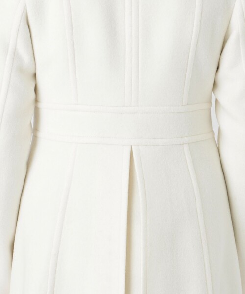 BLUE LABEL CRESTBRIDGE（ブルーレーベルクレストブリッジ）の「ファインダブルビーバースタンドカラーコート（その他アウター・レディース・ホワイト/ブラック/ベージュ/グレー系その他・38/36/40）」の10枚目の写真