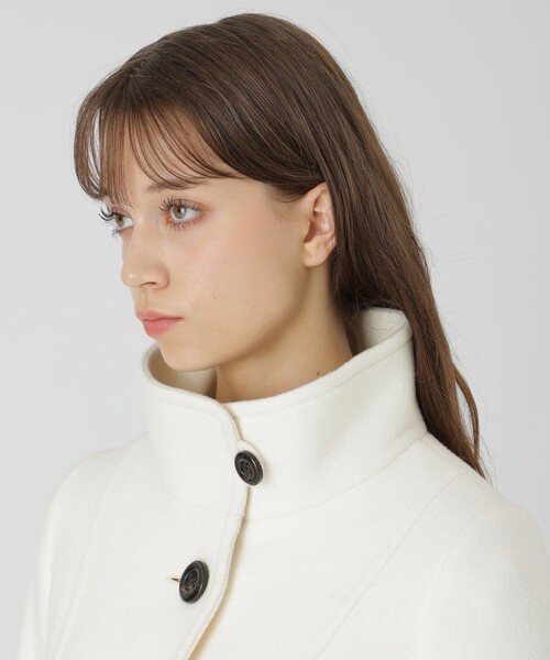 BLUE LABEL CRESTBRIDGE（ブルーレーベルクレストブリッジ）の「ファインダブルビーバースタンドカラーコート（その他アウター・レディース・ホワイト/ブラック/ベージュ/グレー系その他・38/36/40）」の11枚目の写真