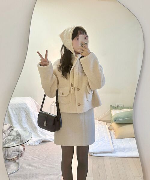 MONGDOL(モンドル)の「リバーシブルフェイクファージャケットライトベージュMDJK031LBEIGE(ムートンコート・レディース・その他・SMALL/MEDIUM)」の8枚目の写真