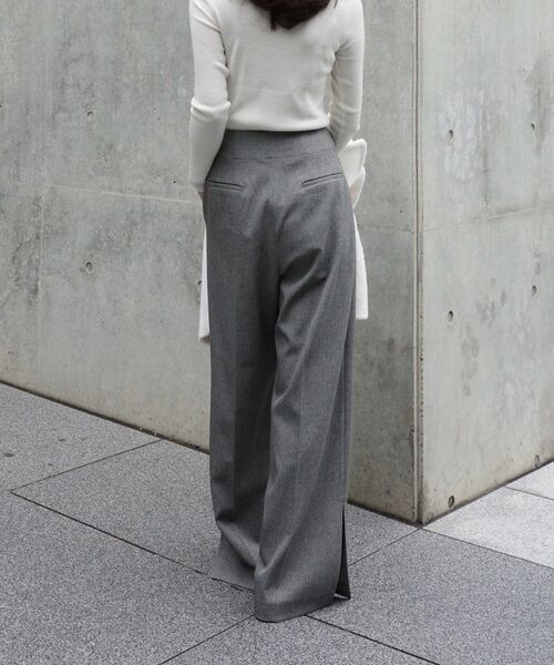 cle blatt(クレブラット)の「ウールライクサイドボタンワイドパンツ(スラックス・レディース・グレー/ブラウン・SMALL/MEDIUM)」の11枚目の写真